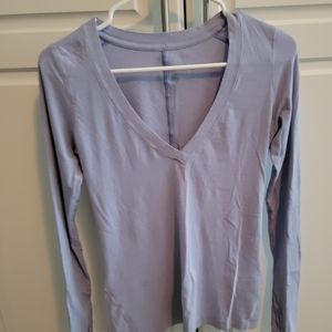 Lululemon top, soft fabric, like new purple/white